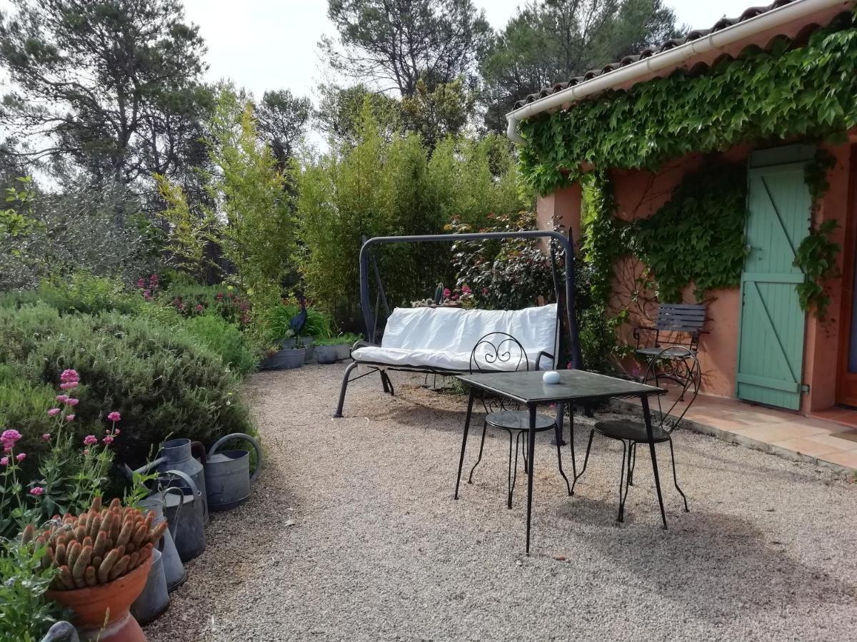 Chambre D'Hote Le Mas Des Romarins Les Arcs-sur-Argens Exteriör bild