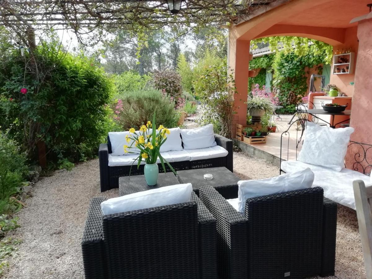 Chambre D'Hote Le Mas Des Romarins Les Arcs-sur-Argens Exteriör bild