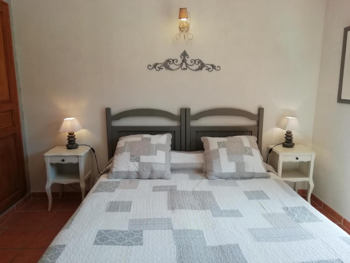 Chambre D'Hote Le Mas Des Romarins Les Arcs-sur-Argens Exteriör bild